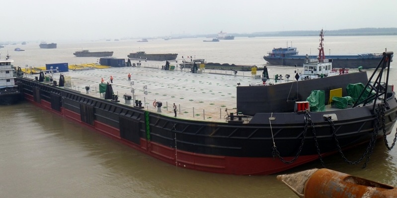 heavy lift barge