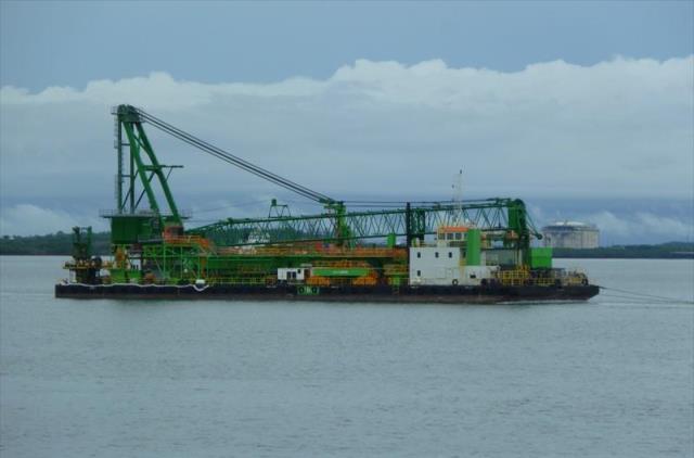 ton crane barge
