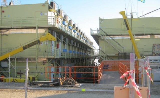 Accommodation barge