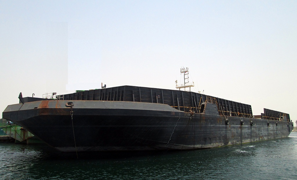 Deck cargo barge