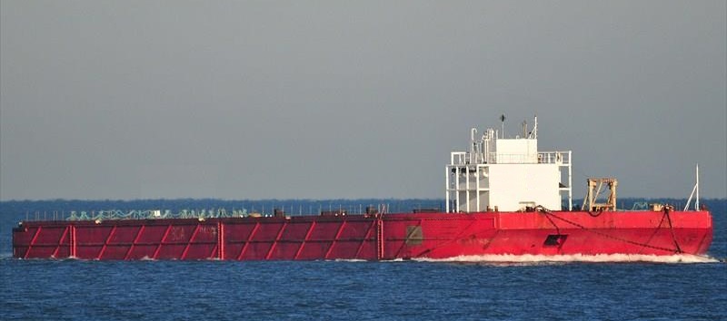 Heavy lift barge