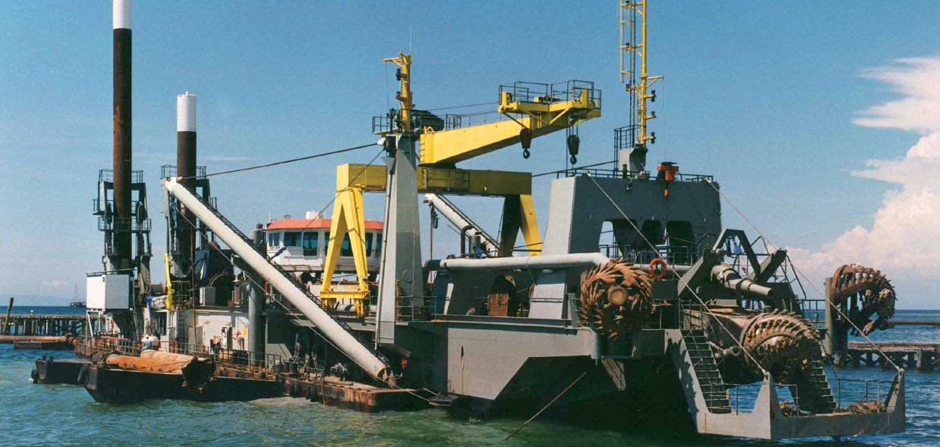 32" dredger