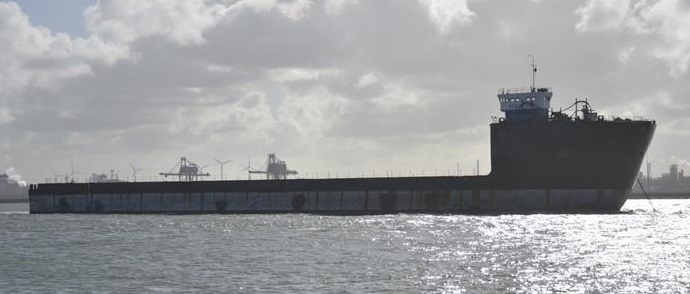 submersible barge