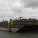 Heavy lift barge