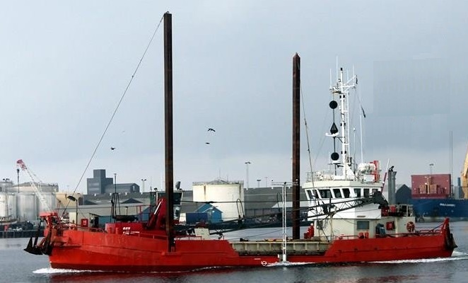 Grab hopper dredger