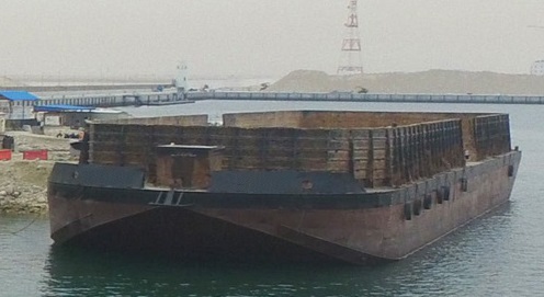 Cargo barge