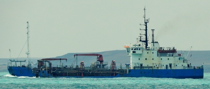 small hopper dredge