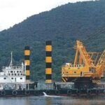 clamshell dredger